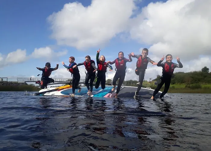 Lough Lannagh לינה וארוחת בוקר קאסלבר